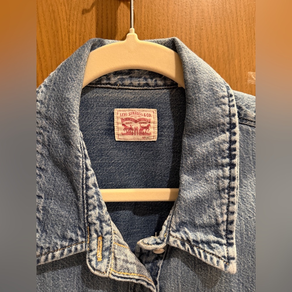 Levi's Blue Denim Western Shirt - Picture 2 of 4